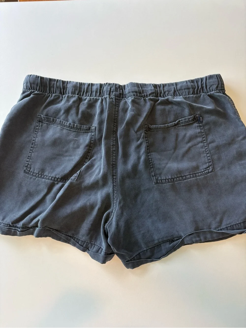Gap Casual faded black shorts - Large